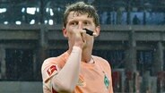 Jens Stage von Werder Bremen nuckelt am Daumen © IMAGO/Jan Huebner Foto: Blatterspiel