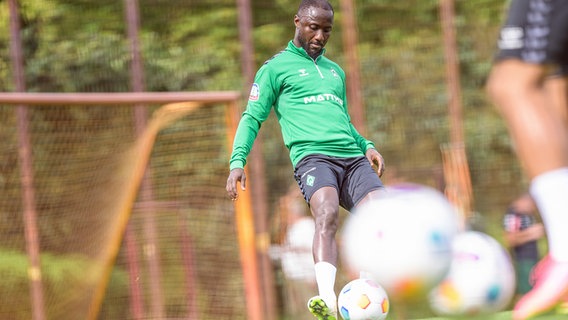 Bremens Naby Keita mit dem Ball am Fuß © picture alliance / dpa 