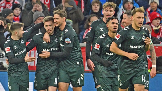 Jubel bei den Bremer Spielern nach dem 1:0 beim FC Bayern München. © Witters 