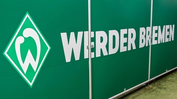 Das Logo und Schriftzug des SV Werder Bremen © picture alliance / osnapix 
