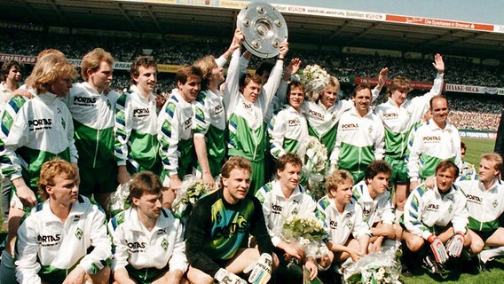 Werder Bremen bejubelt die deutsche Meisterschaft 1988. © imago sportfotodienst 