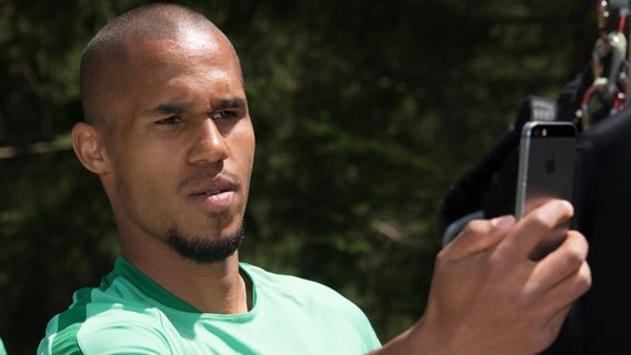 Theodor Gebre Selassie von Werder Bremen © picture alliance/nph Foto: Kokenge