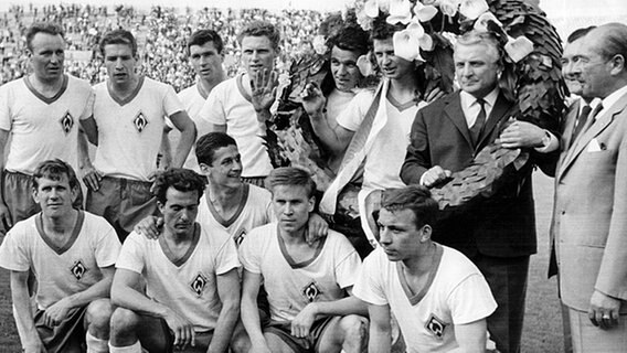 Die Bundesliga-Meistermannschaft von Werder Bremen im Jahr 1965 © picture-alliance / dpa 