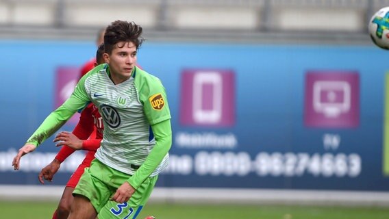 Elvis Rexhbecaj vom VfL Wolfsburg © picture alliance/CITYPRESS24 Foto: Hermann Hay