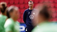 VfL-Trainer Tommy Stroot in Eindhoven beim Training © IMAGO / ANP 