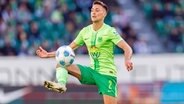Kilian Fischer vom VfL Wolfsburg © picture alliance / firo Sportphoto | Max Ellerbrake 