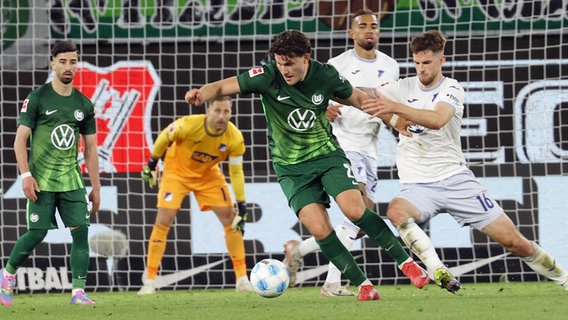 Wolfsburgs Jonas Wind im Spiel gegen die TSG Hoffenheim © IMAGO/regios24 Foto: Sebastian Priebe