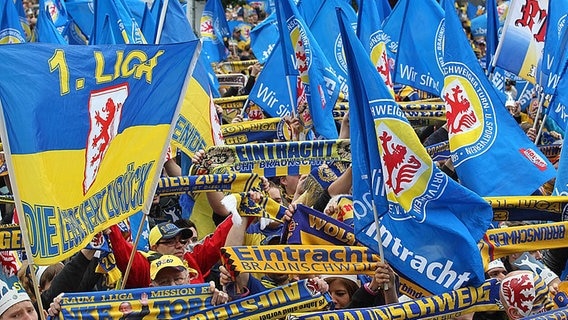 Fans von Eintracht Braunschweig © imago 