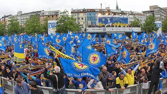 Fans von Eintracht Braunschweig © imago 