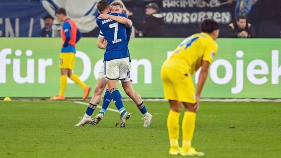 Braunschweigs Spieler sind entäuscht © Imago Images 