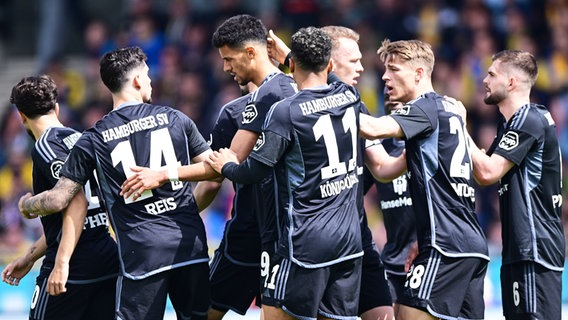 HSV-Spieler bejubeln einen Treffer. © Witters/LeonieHorky 