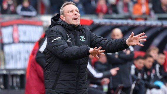 Hannover-Trainer André Breitenreiter © IMAGO / kolbert-press 
