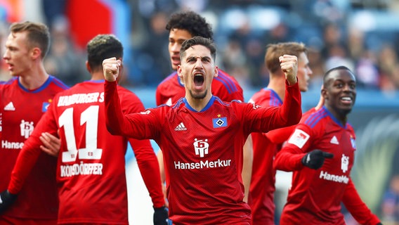 HSV-Akteur Ludovit Reis bejubelt einen Treffer. © IMAGO / Jan Huebner 
