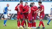 HSV-Spieler bejubeln einen Treffer. © IMAGO / Eibner 