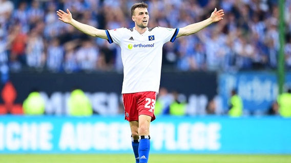 HSV-Spieler Jonas Meffert ist enttäuscht. © WITTERS Foto: TimGroothuis