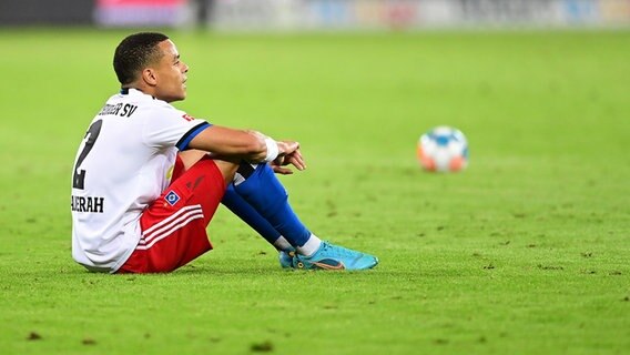 HSV-Spieler Jan Gyamerah ist enttäuscht. © WITTERS Foto: ValeriaWitters