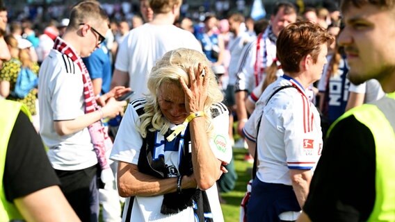 Enttäuschte HSV-Fans © IMAGO / Langer 