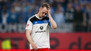 HSV-Kapitän Sebastian Schonlau ist enttäuscht. © picture alliance / Selim Sudheimer | Selim Sudheimer 