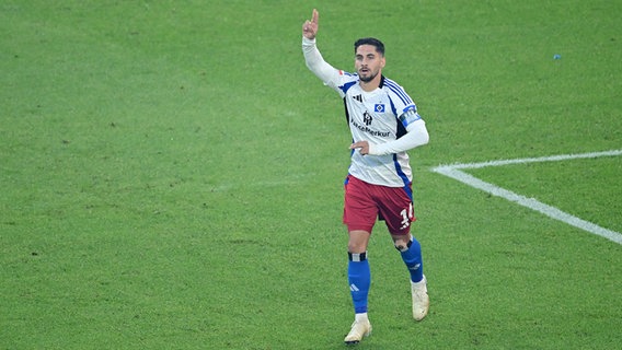 HSV-Akteur Ludovit Reis bejubelt einen Treffer. © Witters/LeonieHorky 