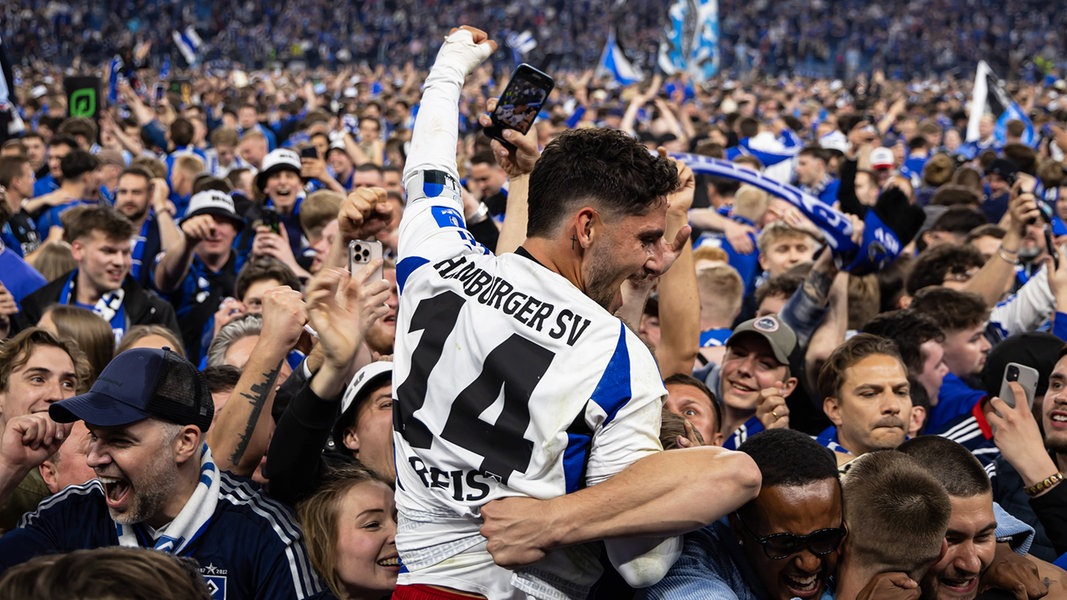 Bürgermeister lädt ein: Balkon-Party für den HSV am 19. Mai