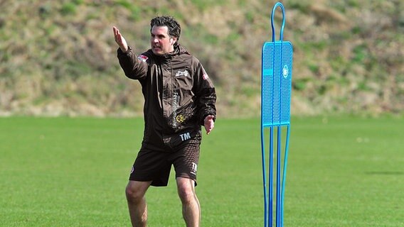 St. Paulis Co-Trainer Thomas Meggle © imago/revierfoto 