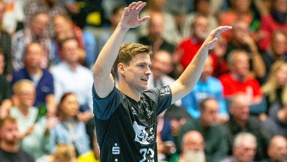 Kiels Rune Dahmke jubelt. © IMAGO / Eibner 
