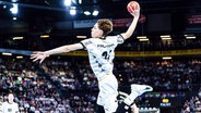 Kiels Ben Szilagyi mit seinem Debüttreffer für den THW Kiel © IMAGO / Eibner 