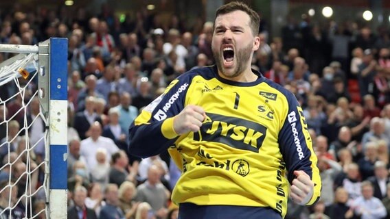 Benjamin Buric, Torwart der SG Flensburg-Handewitt © IMAGO / Beautiful Sports 