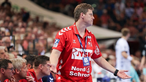 Flensburgs Trainer Nicolej Krickau ist frustriert. © IMAGO / Lobeca 