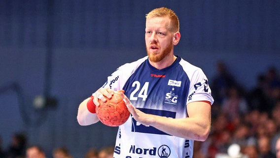 Flensburgs Handballer Jim Gottfridssson © IMAGO / Lobeca 