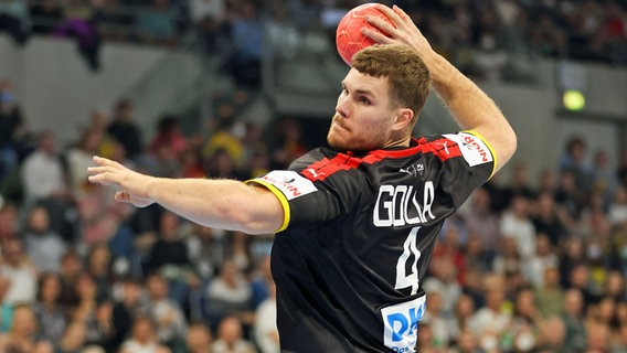 Johannes Golla im Trikot der deutschen Handball-Nationalmannschaft © IMAGO / HMB-Media 