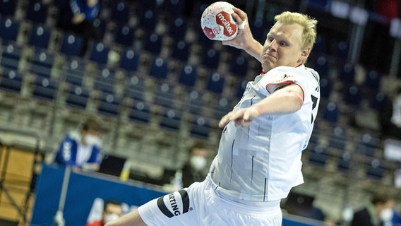 Kiels Patrick Wiencek im Trikot der deutschen Handball-Nationalmannschaft © IMAGO / Andreas Gora 