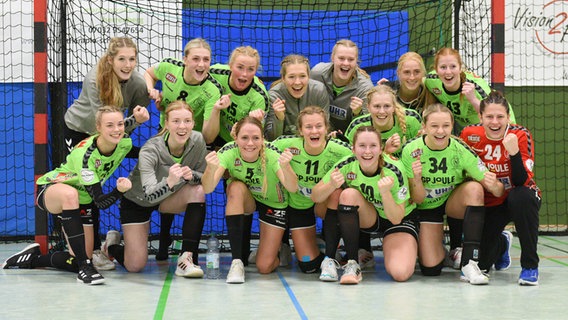 Die Handball-Frauen des TSV Nord Harrislee. © picture alliance/dpa/foto eibner Foto: Tobias Baur