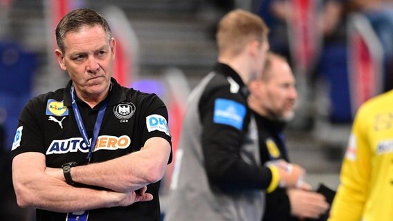 Deutschlands Trainer Alfred Gislason ist enttäuscht. © Witters/TimGroothuis 