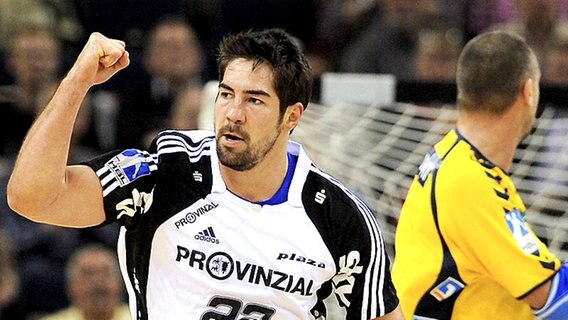 Der Kieler Nikola Karabatic jubelt. © dpa 