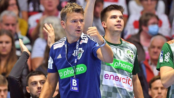 Trainer Christian Prokop vom Handball-Bundesligisten TSV Hannover-Burgdorf © IMAGO / Eibner 