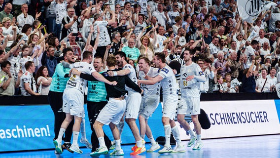 Die Spieler des THW Kiel nach dem Einzug ins CL-Final-Four © Imago / Eibner 