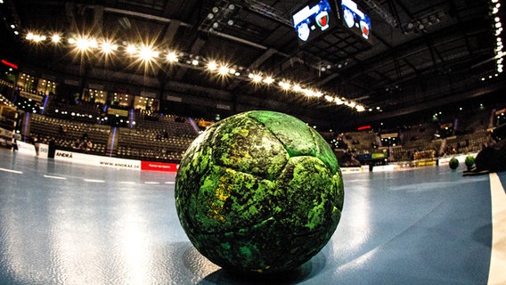Symbolfoto Handball © picture alliance / Eibner-Pressefoto 