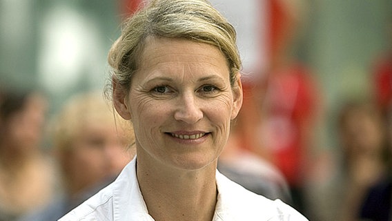 Heike Henkel bei der Pressekonferenz zum bundesweiten Tag der Organspende im Atrium des Bundesministeriums für Gesundheit im Juni 2009. © picture-alliance/ dpa Foto: Arno Burgi