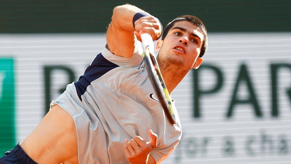 Der spanische Tennis-Profi Carlos Alcaraz © IMAGO / Hasenkopf 