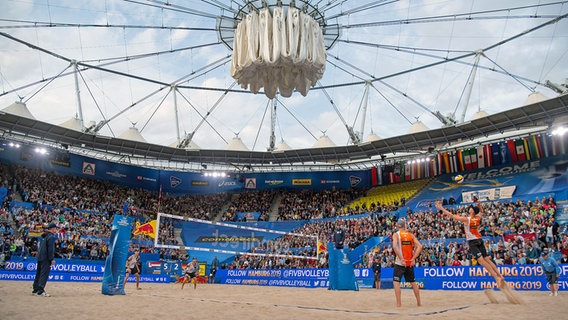Beachvolleyball im Stadion am Hamburger Rothenbaum © Witters 