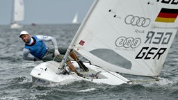 Philipp Buhl segelt bei der Kieler Woche mit. © picture alliance / dpa