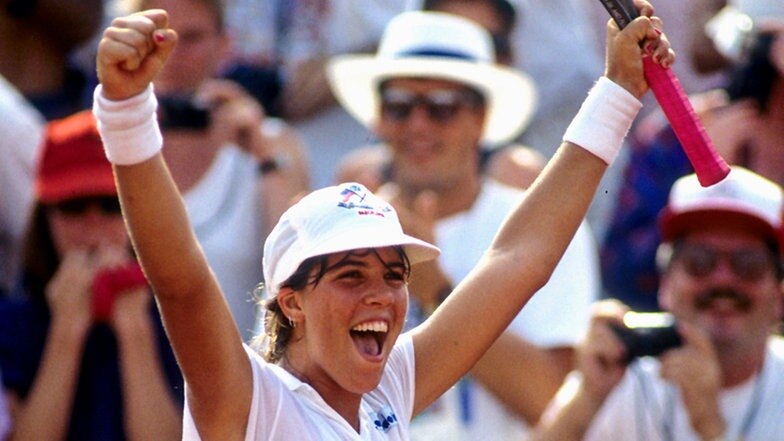 Jennifer Capriati bejubelt ihren Olympiasieg. © picture alliance / Augenklick/Rauchensteiner