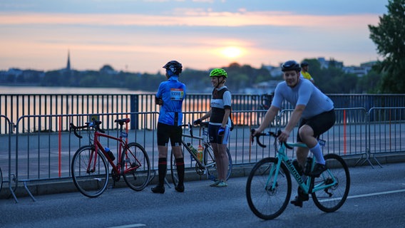 Radfahrer bei den Cyclassics 2022 in Hamburg. © Witters/FrankPeters 