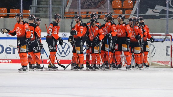 Die Mannschaft der Grizzlys Wolfsburg © IMAGO / Jan Huebner 
