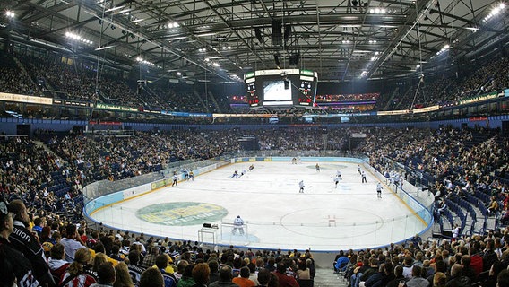 Die Eishalle der Hamburg Freezers am 15. November 2002. © Witters Foto: Witters