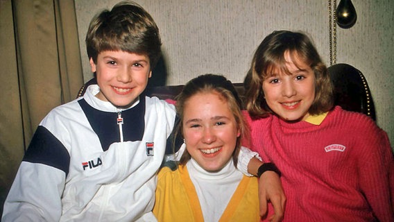 Tommy Haas mit seinen Schwestern Sabine und Karin (v.l.) © Witters 