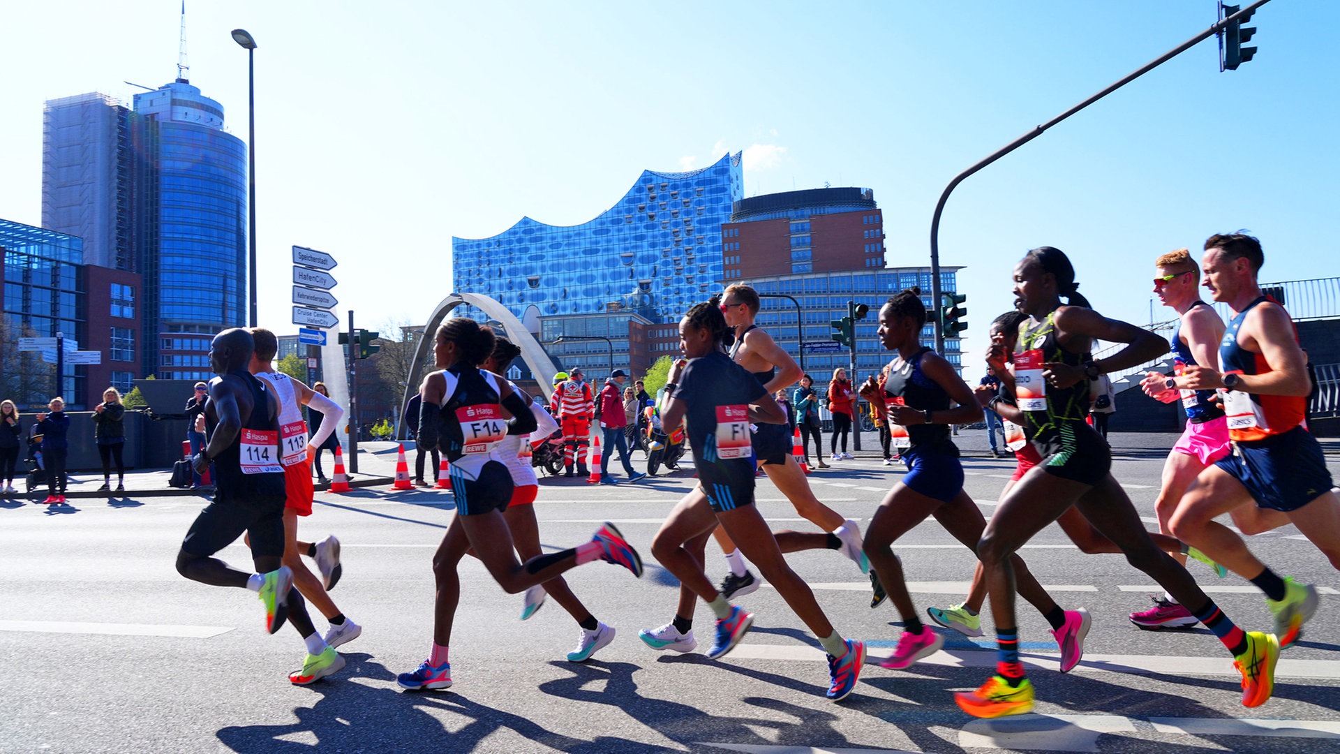 Tausende Jedermänner und ein starkes Elitefeld beim Hamburg-Marathon NDR