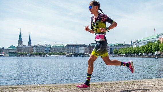 Laura Philipp beim Ironman in Hamburg © Witters 