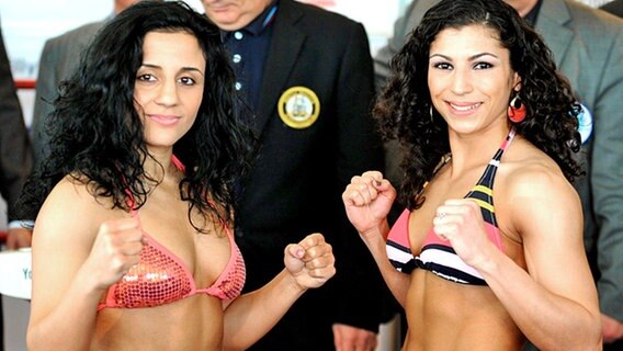 Die Boxerinnen Susanna Kentikian (l.) und Nadia Raoui © dpa 
